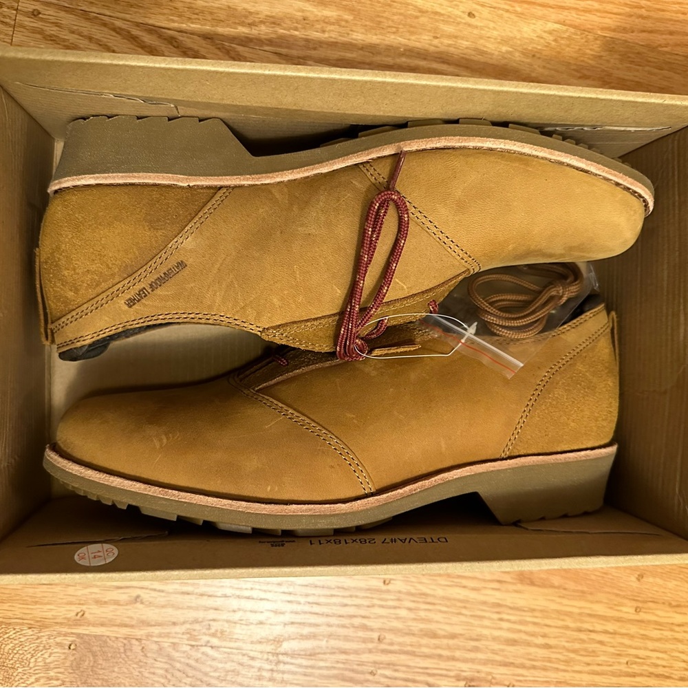 Teva De La Vina Dos leather shoe, bison, new in box.